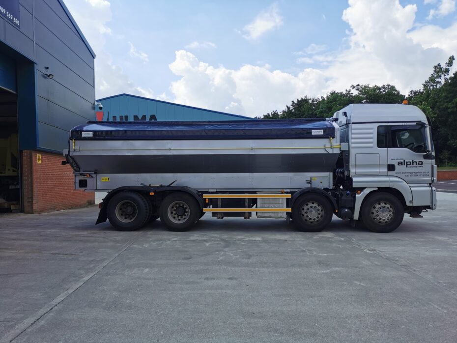 SINGLE BELT DISCHARGE CONVEYOR TRUCK